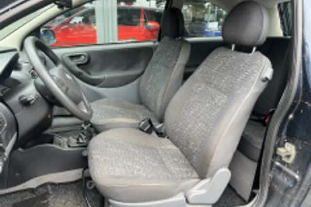 Opel Corsa (2001) thumbnail 5