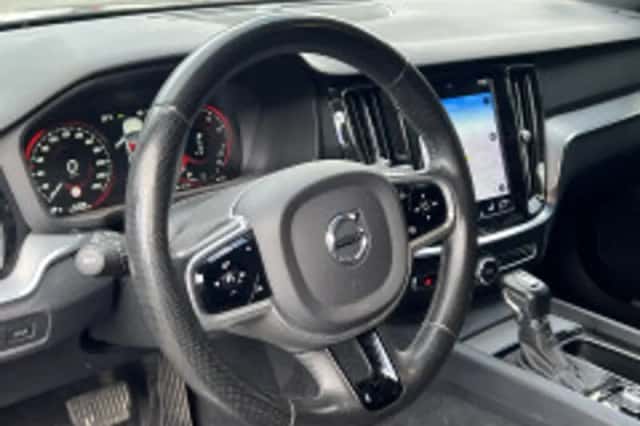Volvo V60 (2019) thumbnail 4