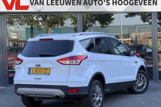 Ford Kuga (2014) thumbnail 2
