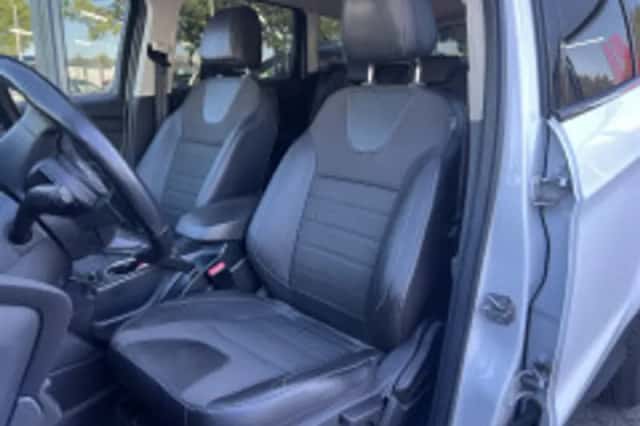 Ford Kuga (2014) thumbnail 5