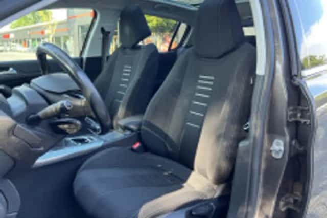 Peugeot 308 (2014) thumbnail 5