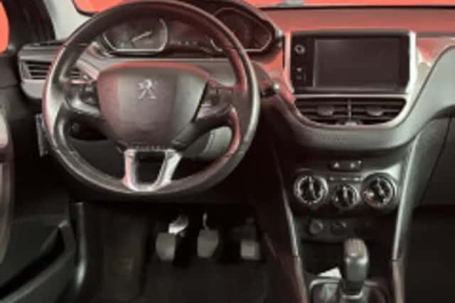 Peugeot 2008 (2014) thumbnail 4