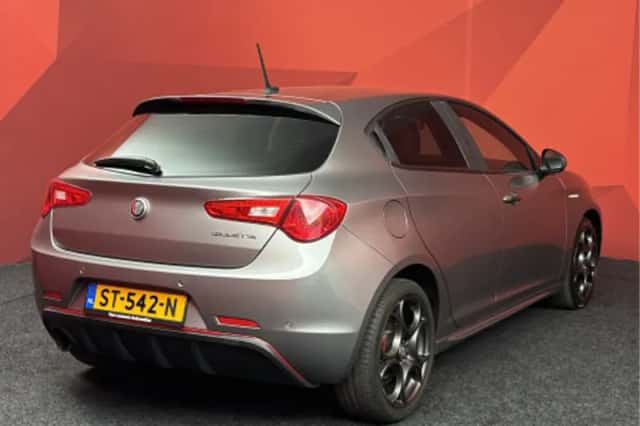 Alfa Romeo Giulietta (2018) thumbnail 2