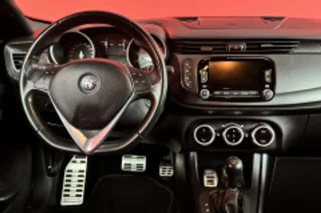 Alfa Romeo Giulietta (2018) thumbnail 3