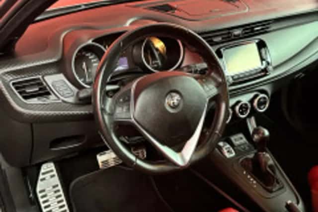Alfa Romeo Giulietta (2018) thumbnail 4