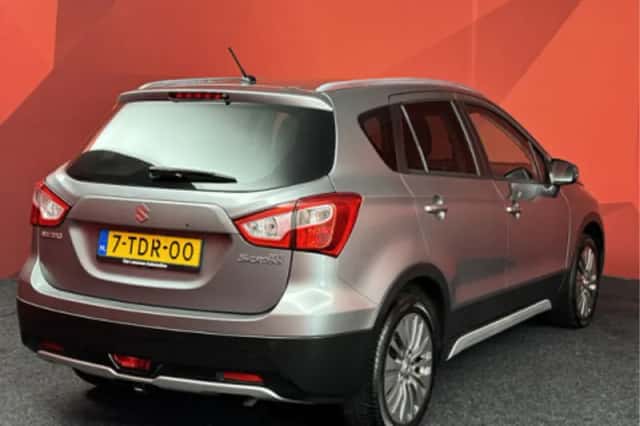 Suzuki S-cross (2014) thumbnail 2