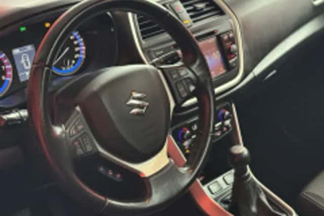 Suzuki S-cross (2014) thumbnail 3