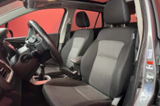 Suzuki S-Cross (2014) thumbnail 4