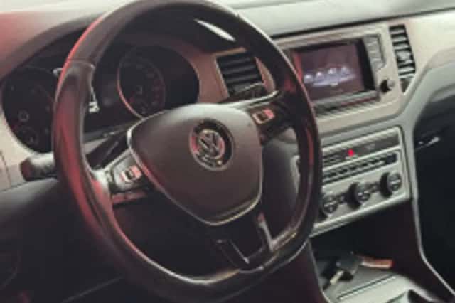 Volkswagen Golf Sportsvan (2014) thumbnail 3