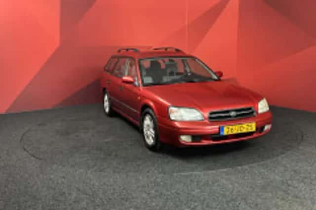 Subaru Legacy (2002) thumbnail 5