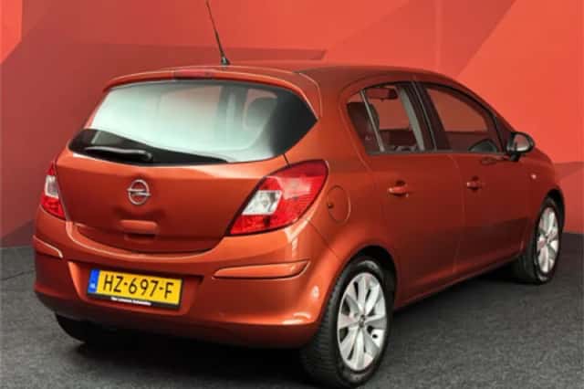 Opel Corsa (2016) thumbnail 2