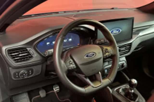 Ford Focus (2023) thumbnail 3