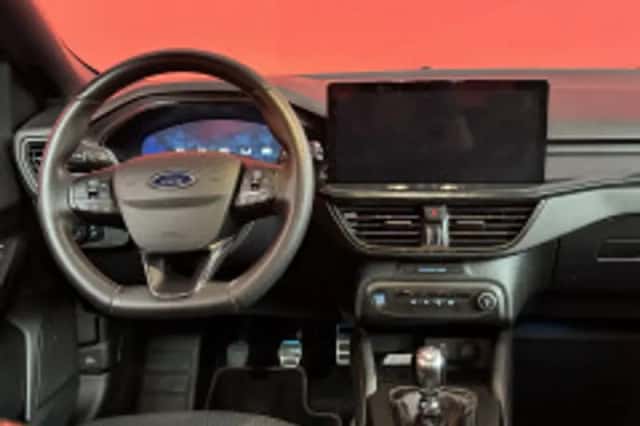 Ford Focus (2023) thumbnail 4
