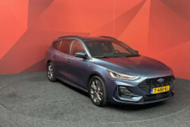 Ford Focus (2023) thumbnail 5