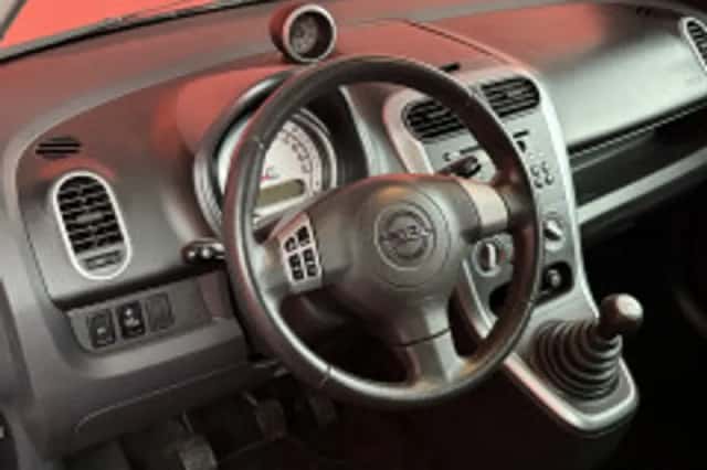 Opel Agila (2008) thumbnail 3