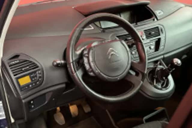 Citroën C4 (2012) thumbnail 3