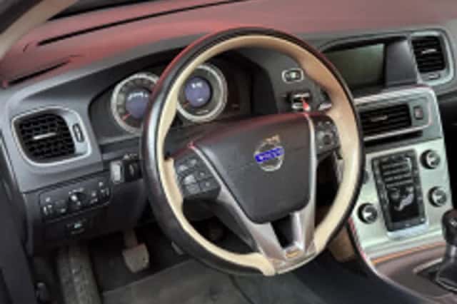 Volvo S60 (2013) thumbnail 3