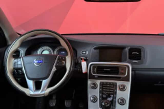 Volvo S60 (2013) thumbnail 4