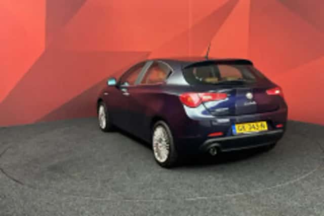 Alfa Romeo Giulietta (2015) thumbnail 6