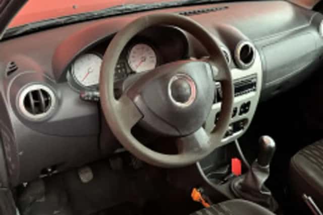 Dacia Sandero (2012) thumbnail 3