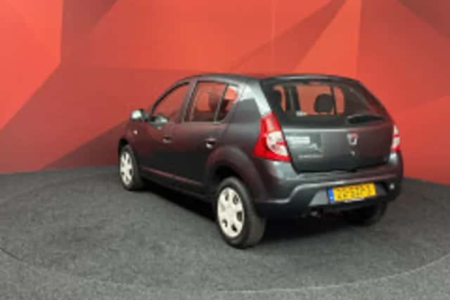 Dacia Sandero (2012) thumbnail 6