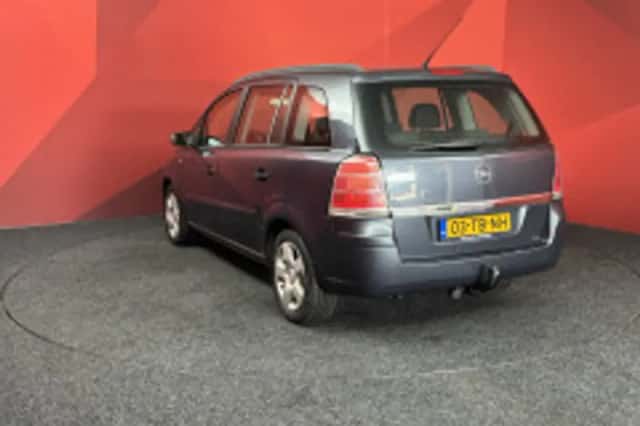 Opel Zafira (2006) thumbnail 6