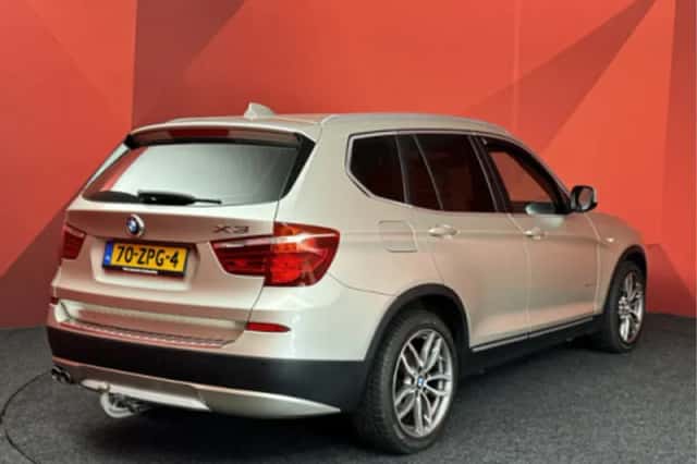 BMW X3 (2013) thumbnail 2