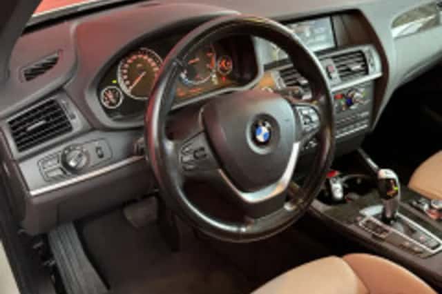 BMW X3 (2013) thumbnail 3
