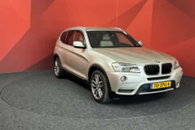 BMW X3 (2013) thumbnail 5