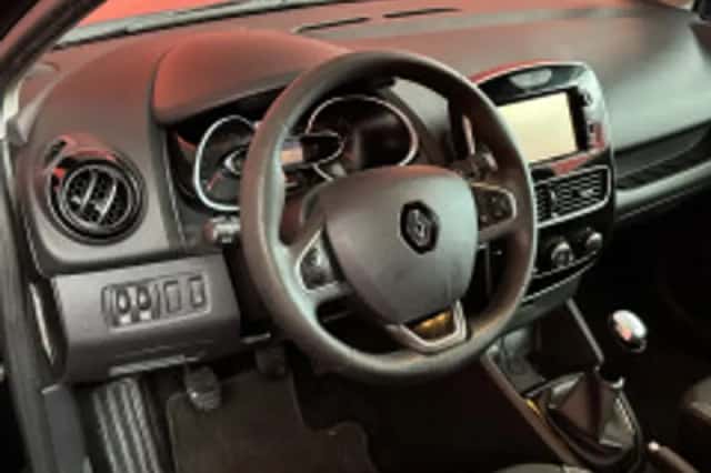 Renault Clio (2016) thumbnail 3