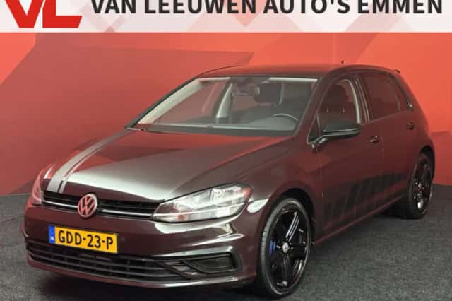 Volkswagen Golf (2024) thumbnail 1