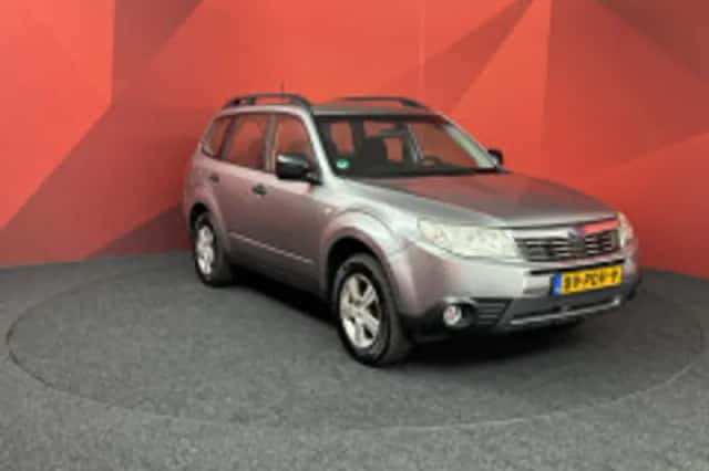 Subaru Forester (2011) thumbnail 5