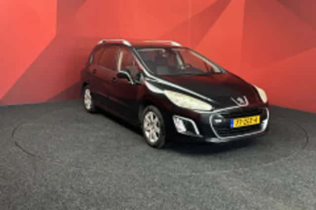 Peugeot 308 (2011) thumbnail 5