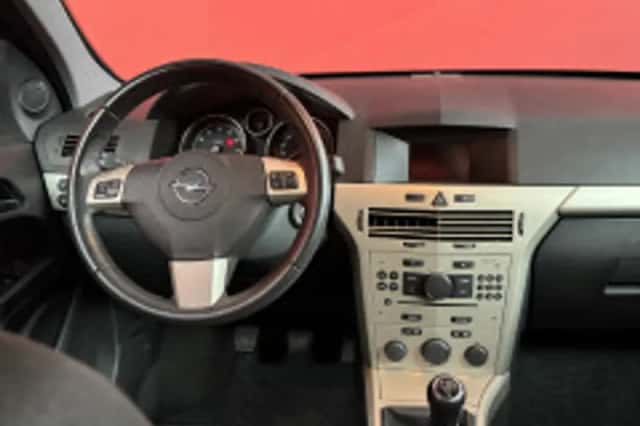 Opel Astra (2019) thumbnail 4