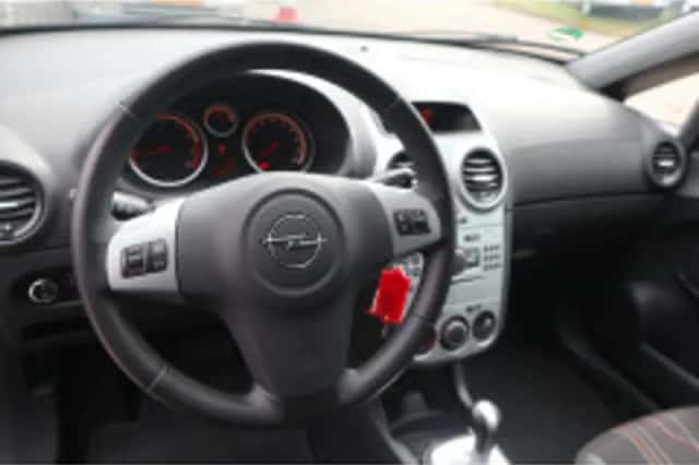 Opel Corsa (2012) thumbnail 3