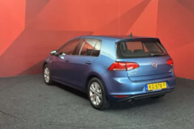 Volkswagen Golf (2016) thumbnail 6