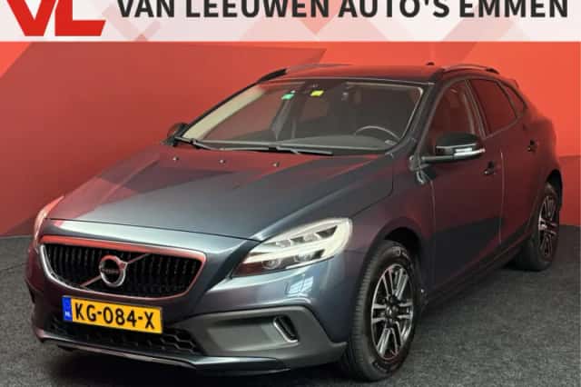 Volvo V40 (2016) thumbnail 1