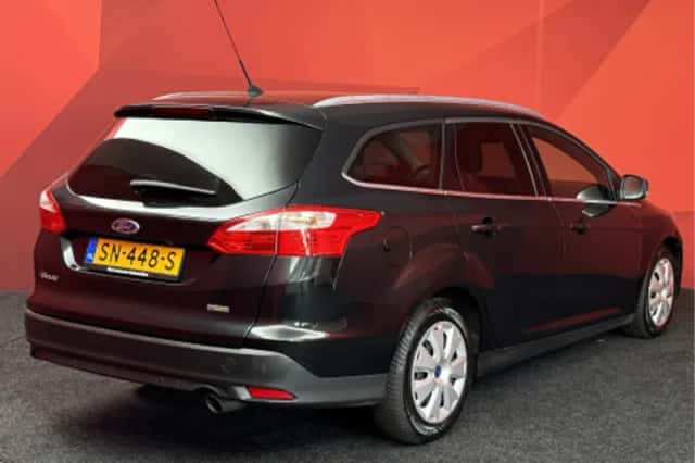 Ford Focus (2018) thumbnail 2