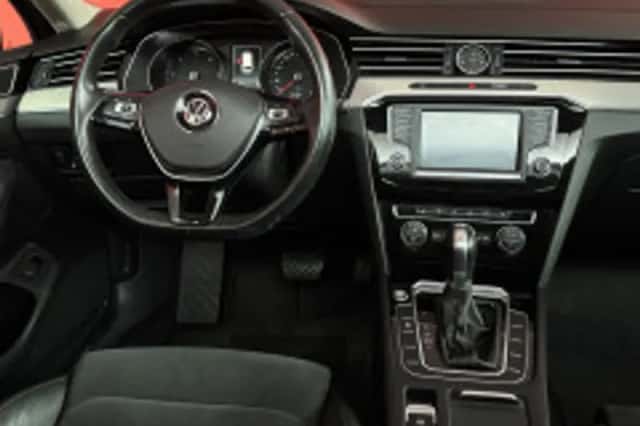 Volkswagen Passat (2016) thumbnail 4