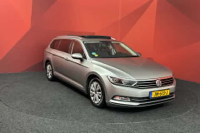 Volkswagen Passat (2016) thumbnail 5