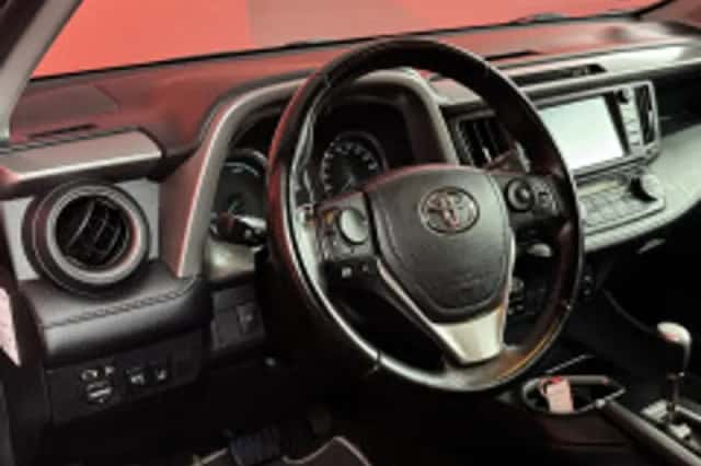 Toyota RAV4 (2020) thumbnail 3