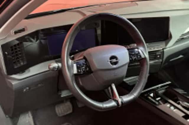 Opel Astra (2022) thumbnail 3