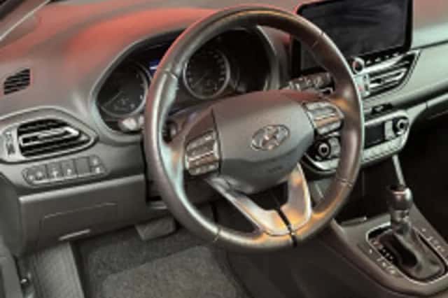 Hyundai i30 (2023) thumbnail 3