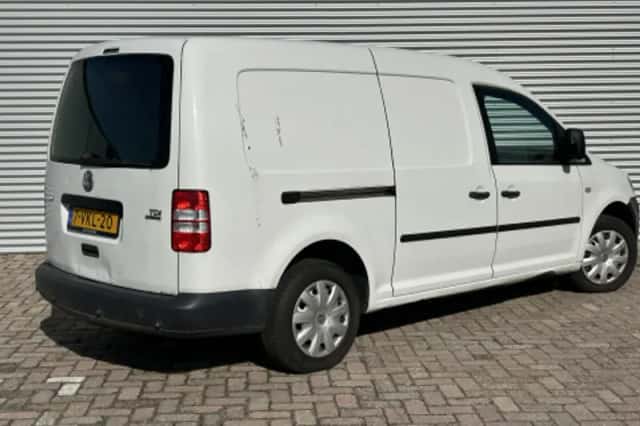 Volkswagen Caddy (2011) thumbnail 2