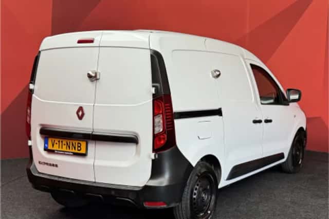 Renault Express (2023) thumbnail 2