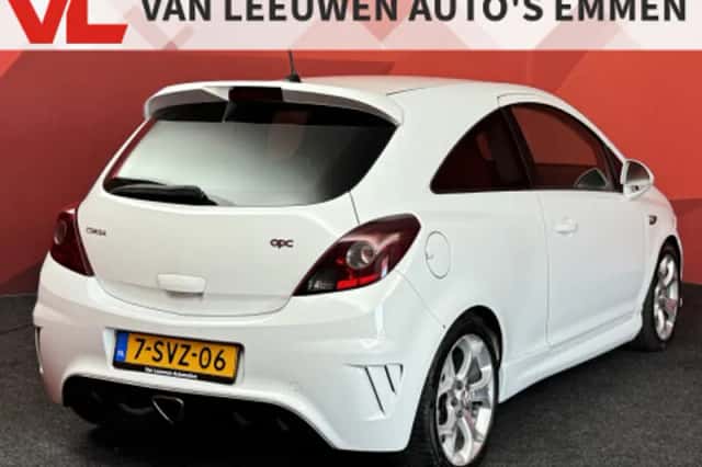 Opel Corsa (2011) thumbnail 2