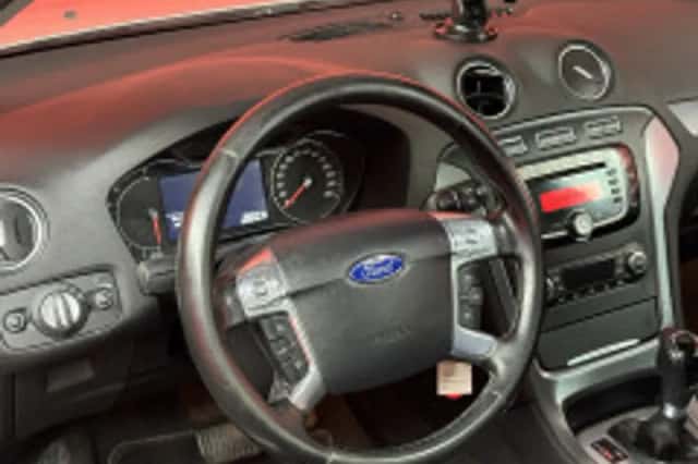 Ford Mondeo (2010) thumbnail 3