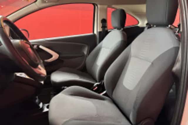 Ford Ka (2010) thumbnail 4