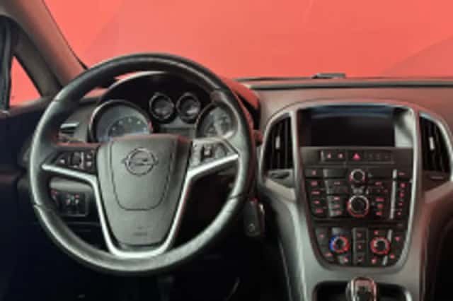 Opel Astra (2019) thumbnail 4
