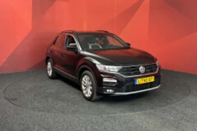 Volkswagen T-Roc (2021) thumbnail 4